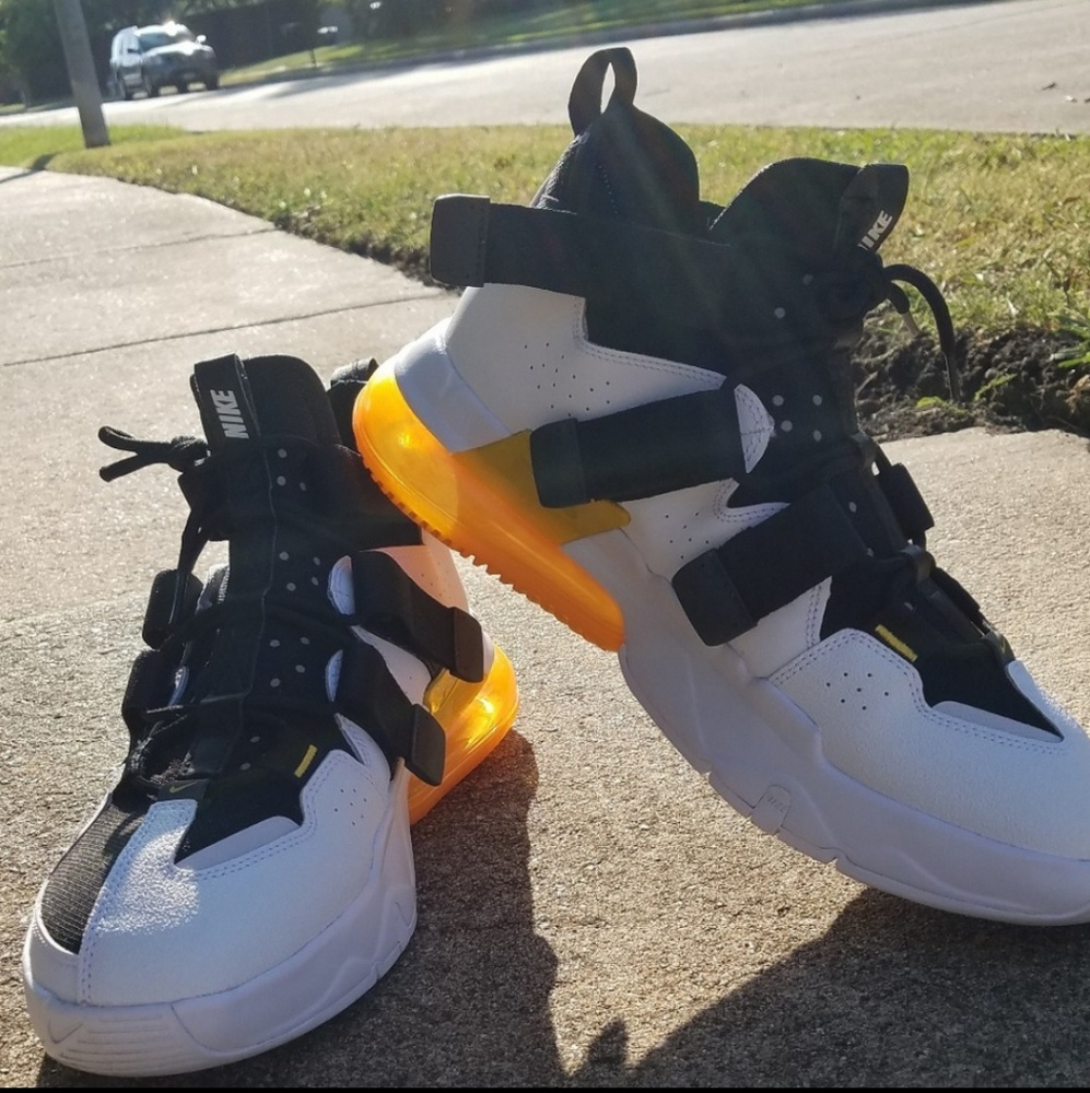 Air Edge 270 White and Black Colorway